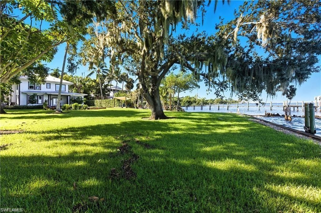 101 Fairview Ave, Fort Myers, FL 33905 Photo