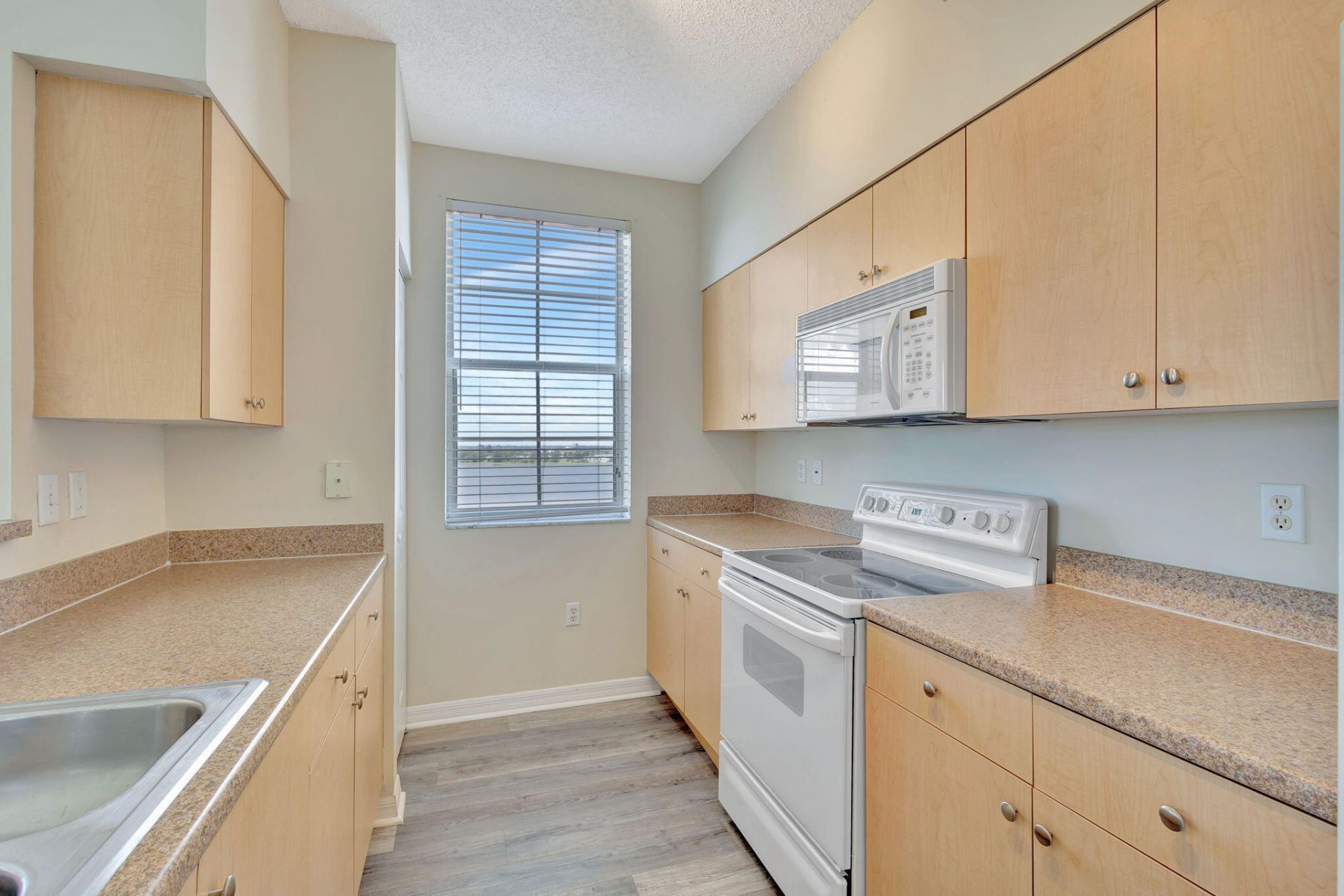 616 Clearwater Park Road, Unit 1013, West Palm Beach, FL 33401 Photo