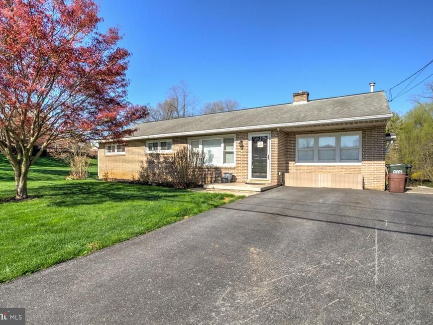 2049 Pine Drive, Lancaster, PA 17601 Main Photo