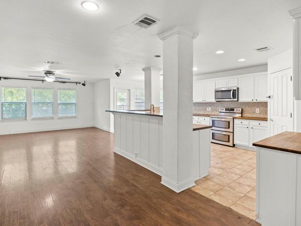 789 Kingfisher LN , Leander, TX 78641