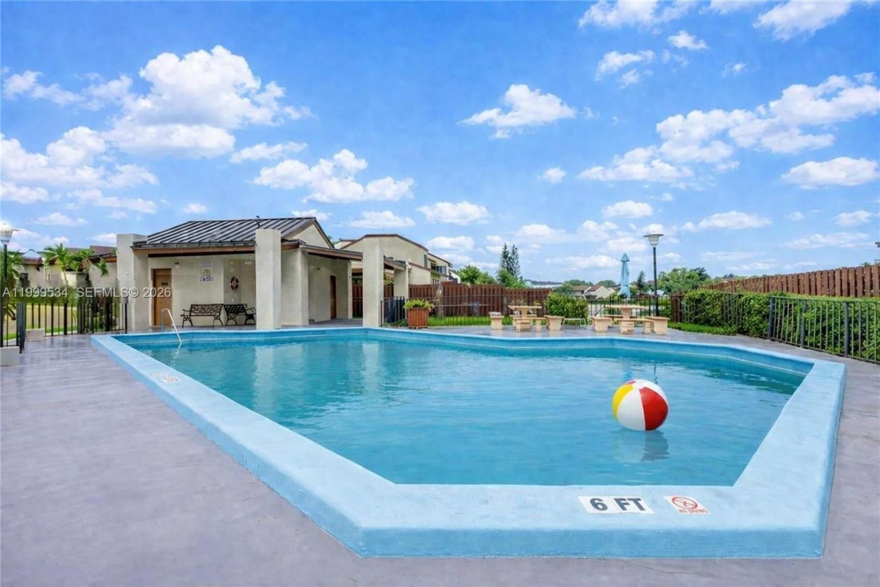 9711 NW 4th Ln, Unit 9711, Miami, FL 33172 Photo