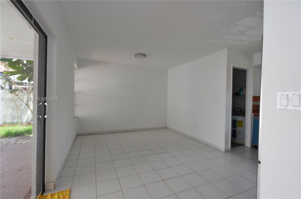 9711 NW 4th Ln, Unit 9711, Miami, FL 33172 Photo