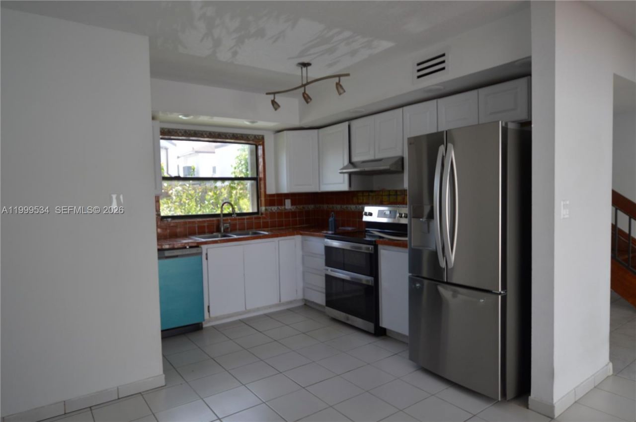 9711 NW 4th Ln, Unit 9711, Miami, FL 33172 Photo