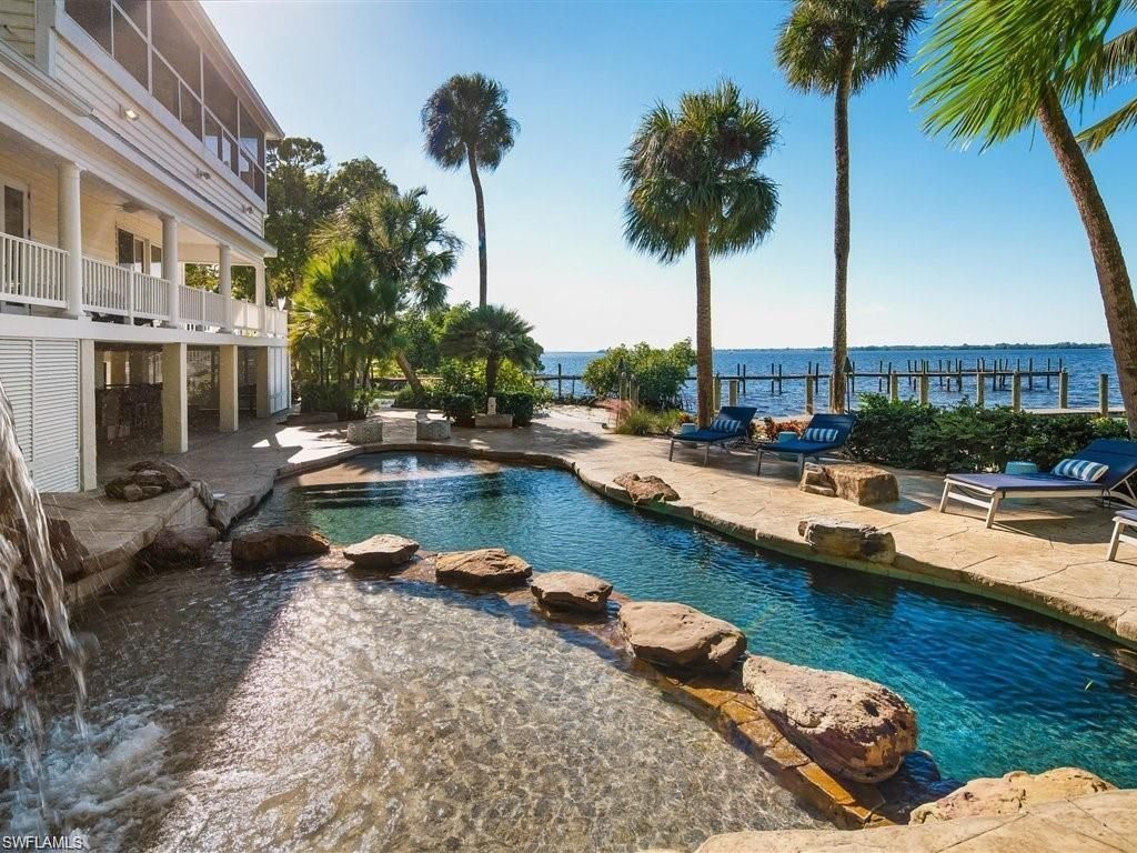 100 Fairview Ave , Fort Myers, FL 33905 Photo