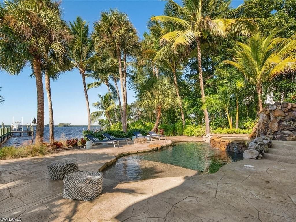 100 Fairview Ave , Fort Myers, FL 33905 Photo