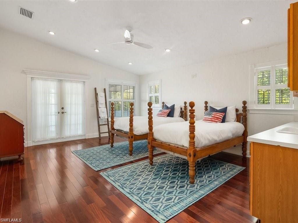 100 Fairview Ave , Fort Myers, FL 33905 Photo