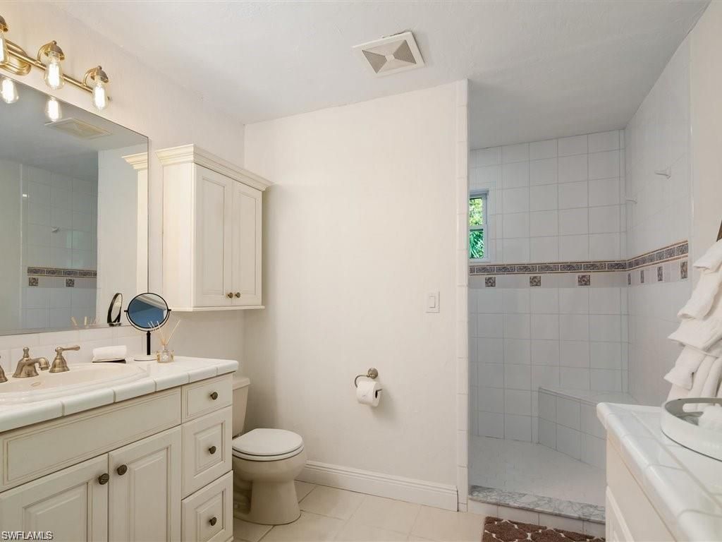 100 Fairview Ave , Fort Myers, FL 33905 Photo