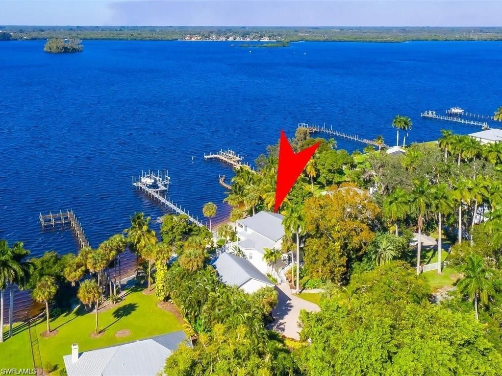 100 Fairview Ave , Fort Myers, FL 33905 Photo