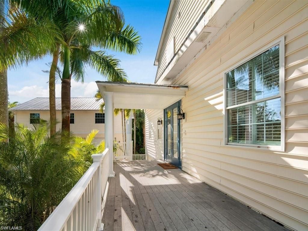 100 Fairview Ave , Fort Myers, FL 33905 Photo