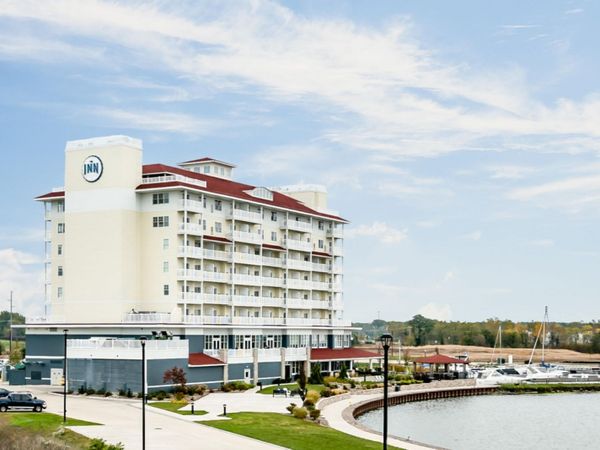 800 Whitwam Drive, Unit 5 & 5A, St. Joseph, MI 49085