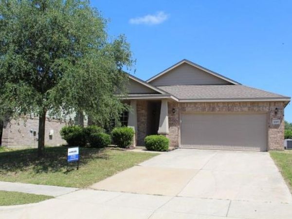 1227 Eagles Nest Trail, Krum, TX 76249