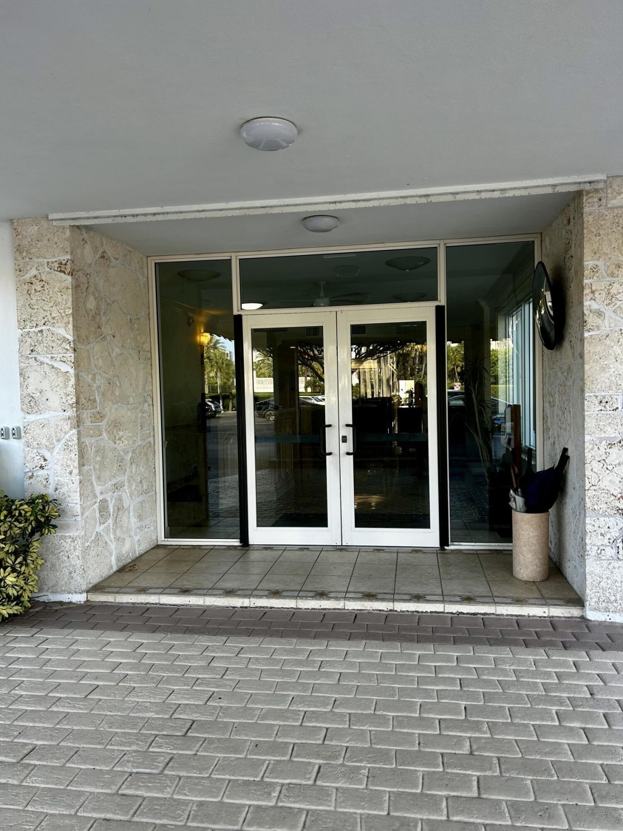 2840 S Ocean Boulevard, Unit 2210, Palm Beach, FL 33480 Photo