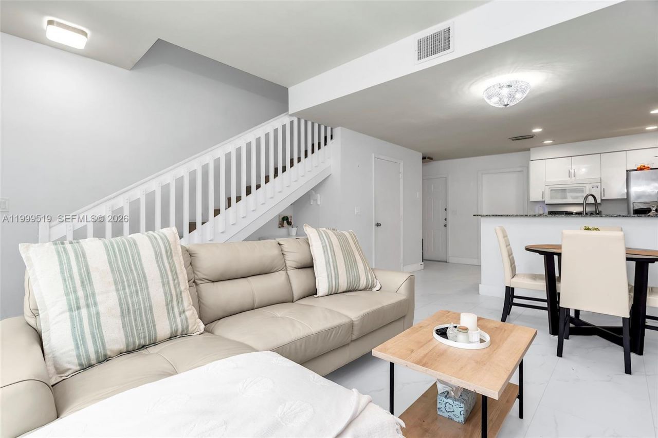 1492 Veracruz Ln , Unit 4-4, Weston, FL 33327 Photo