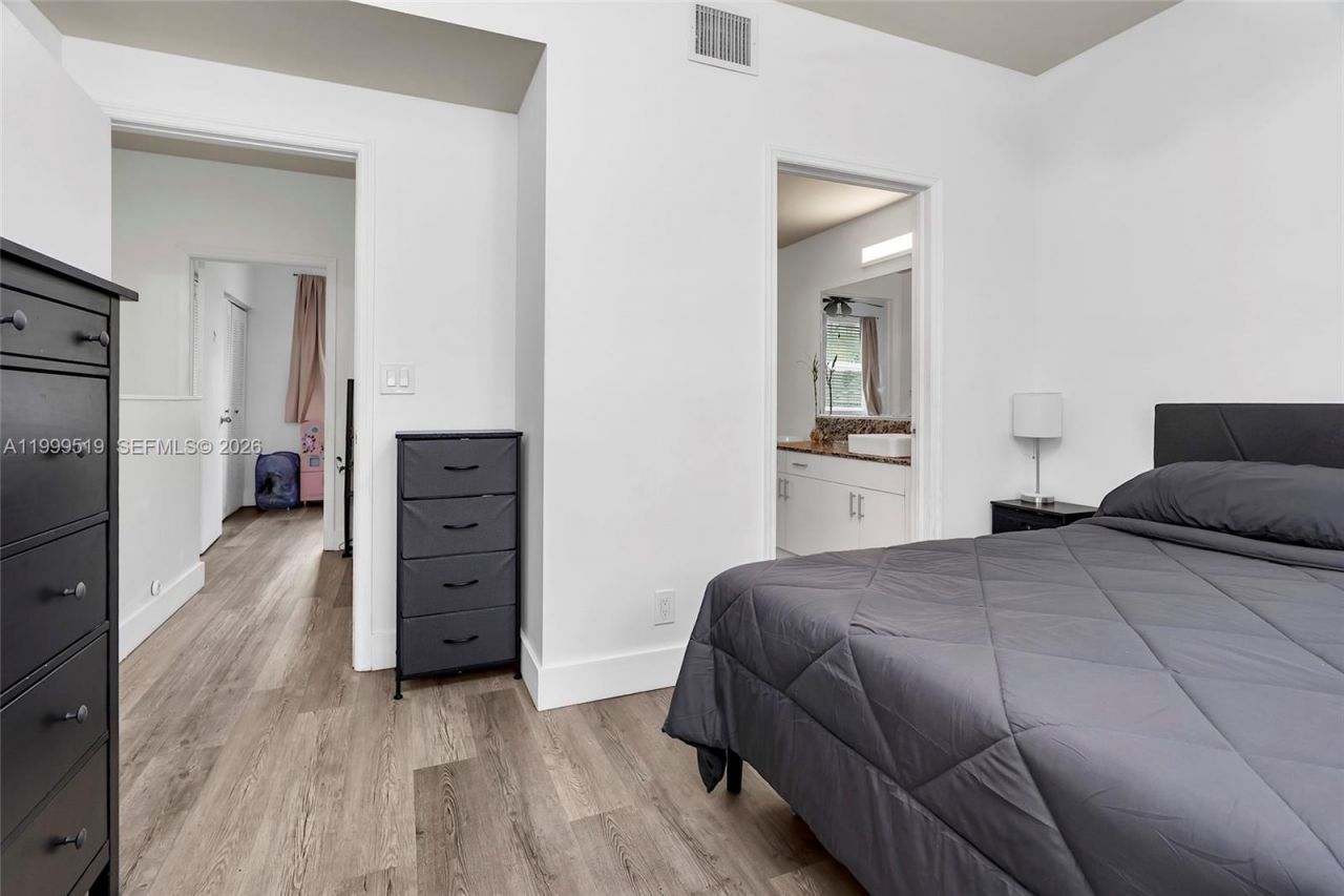 1492 Veracruz Ln , Unit 4-4, Weston, FL 33327 Photo