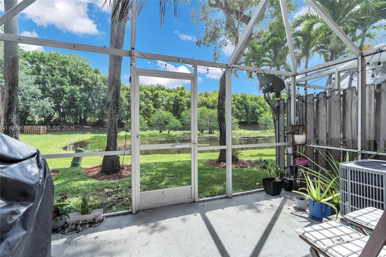 1492 Veracruz Ln , Unit 4-4, Weston, FL 33327 Photo