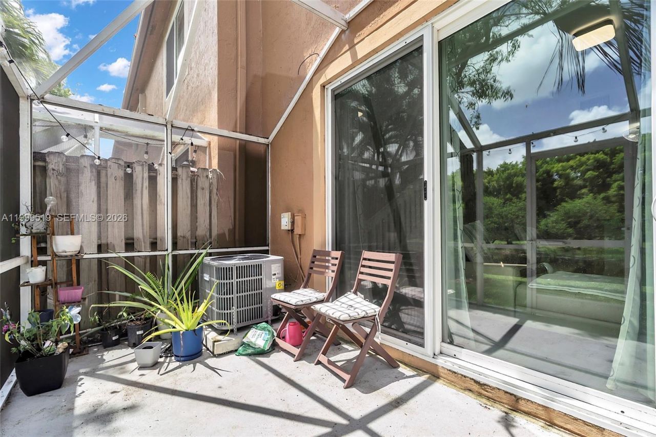 1492 Veracruz Ln , Unit 4-4, Weston, FL 33327 Photo