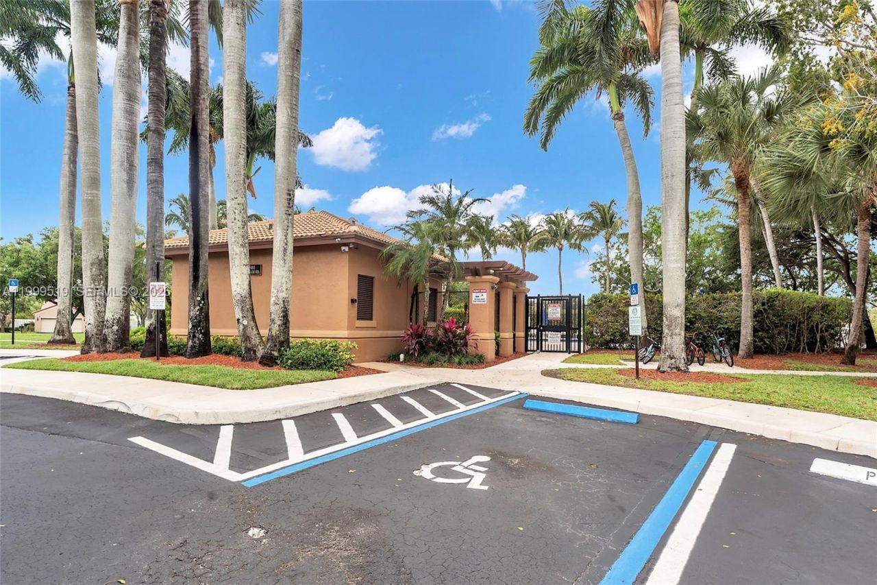 1492 Veracruz Ln , Unit 4-4, Weston, FL 33327 Photo