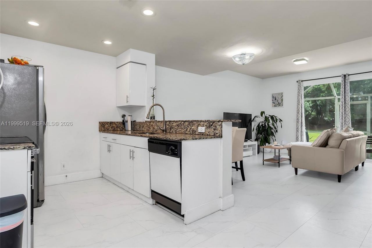 1492 Veracruz Ln , Unit 4-4, Weston, FL 33327 Photo