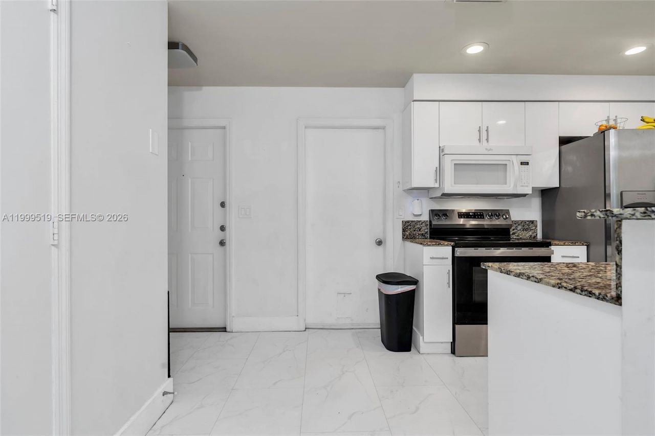 1492 Veracruz Ln , Unit 4-4, Weston, FL 33327 Photo