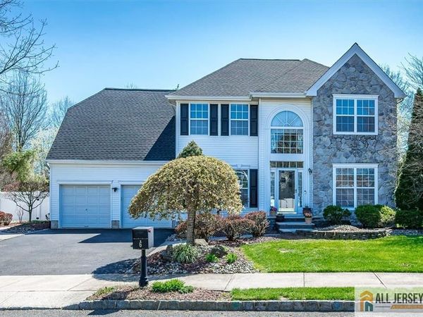 6 Aster Way, Dayton, NJ 08810