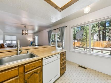 1257 Margaret Avenue, South Lake Tahoe, CA 96150 Photo