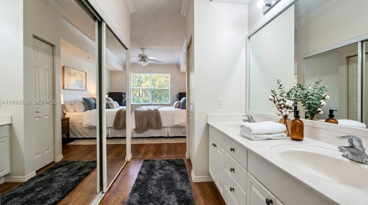 26 Royal Palm Way, Unit 201, Boca Raton, FL 33432 Photo