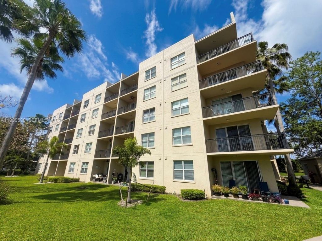 26 Royal Palm Way, Unit 201, Boca Raton, FL 33432 Photo