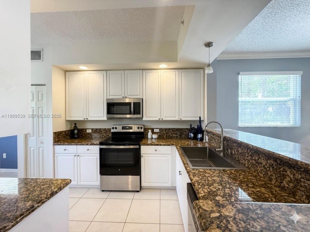 26 Royal Palm Way, Unit 201, Boca Raton, FL 33432 Photo