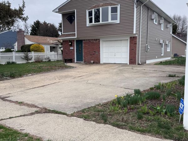 Massapequa, NY 11758