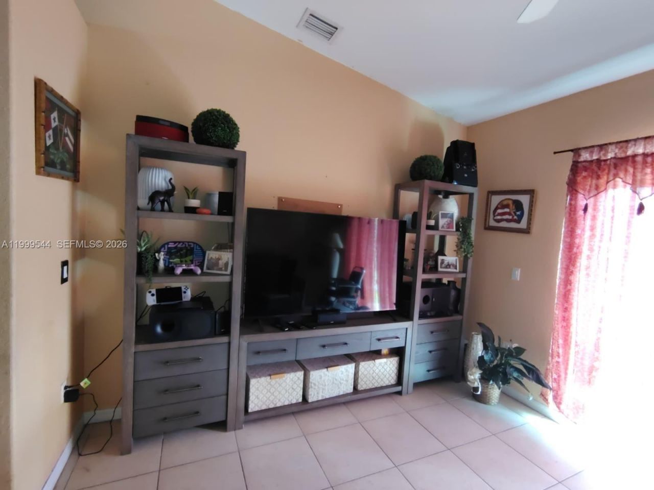 7736 NW 197 Ln, Hialeah, FL 33015 Photo