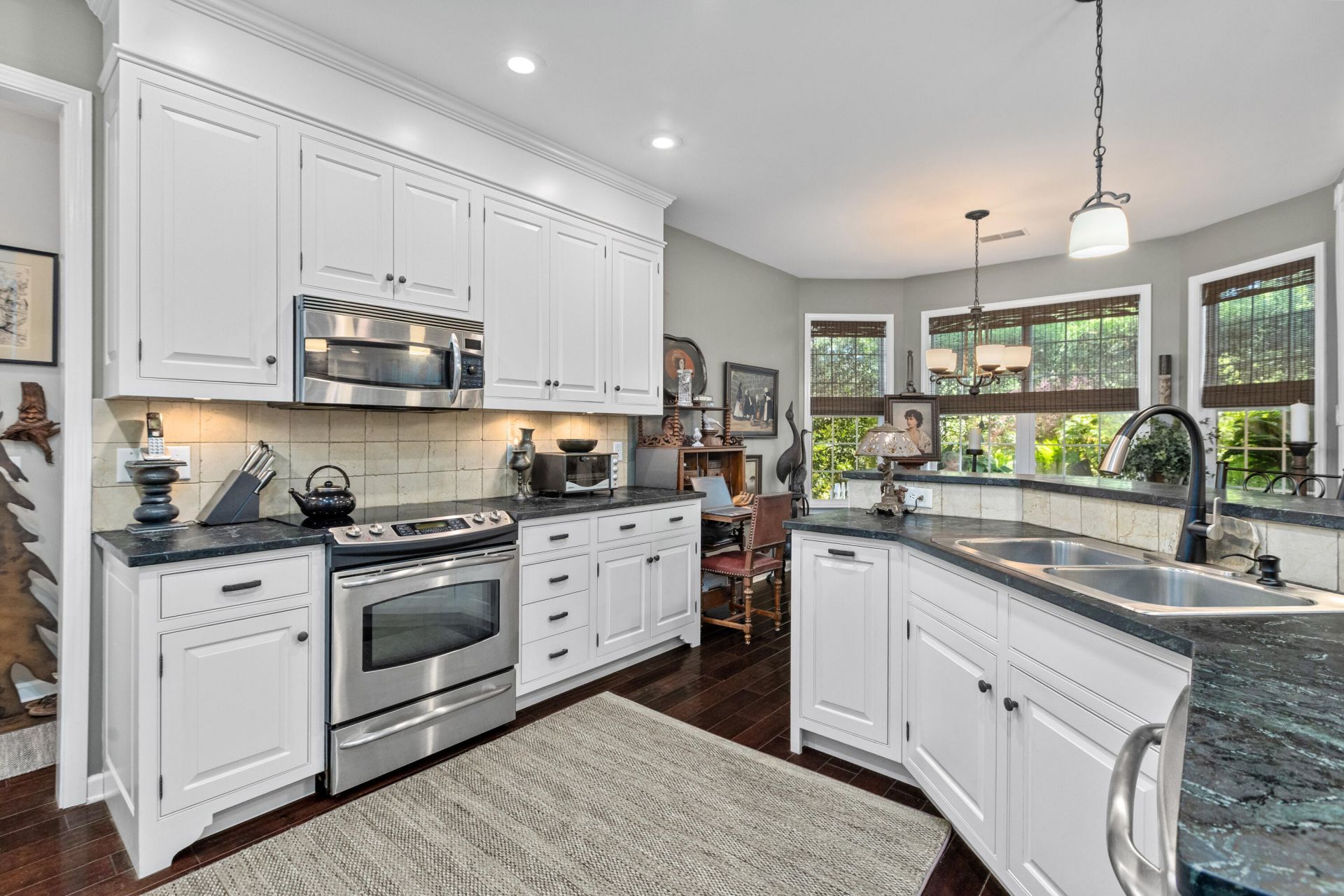 2722 Seastrand Lane Photo 17