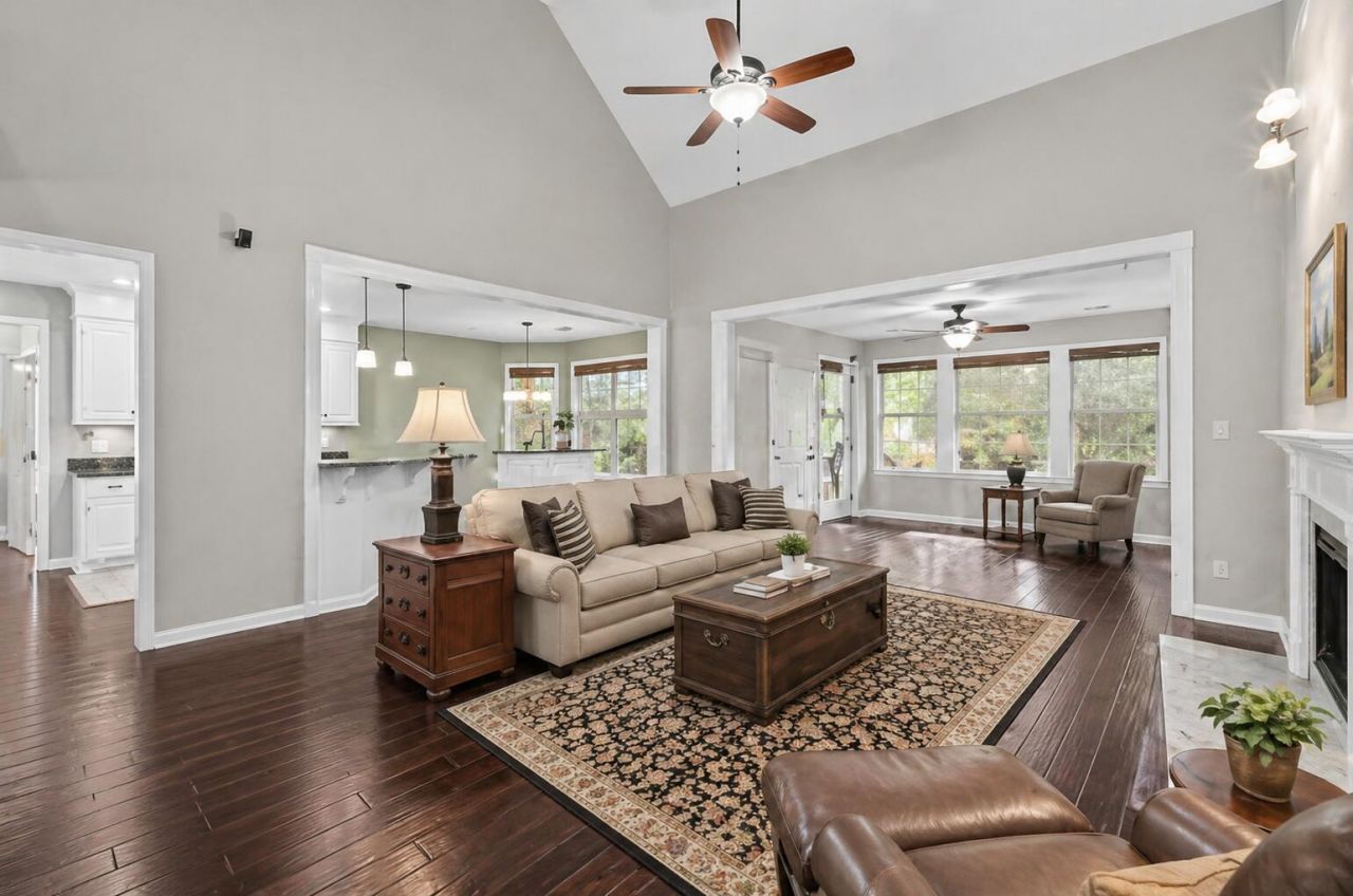2722 Seastrand Lane Photo 4