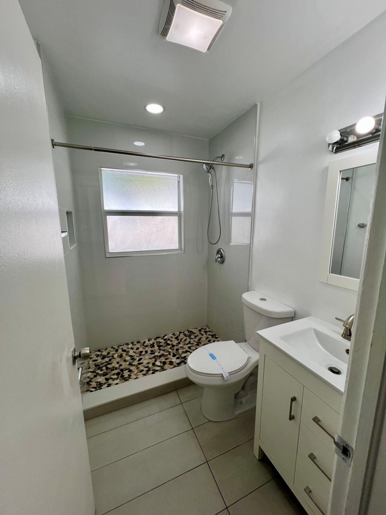 1235 Beach Road, Unit 3, Palm Beach Shores, FL 33404 Photo