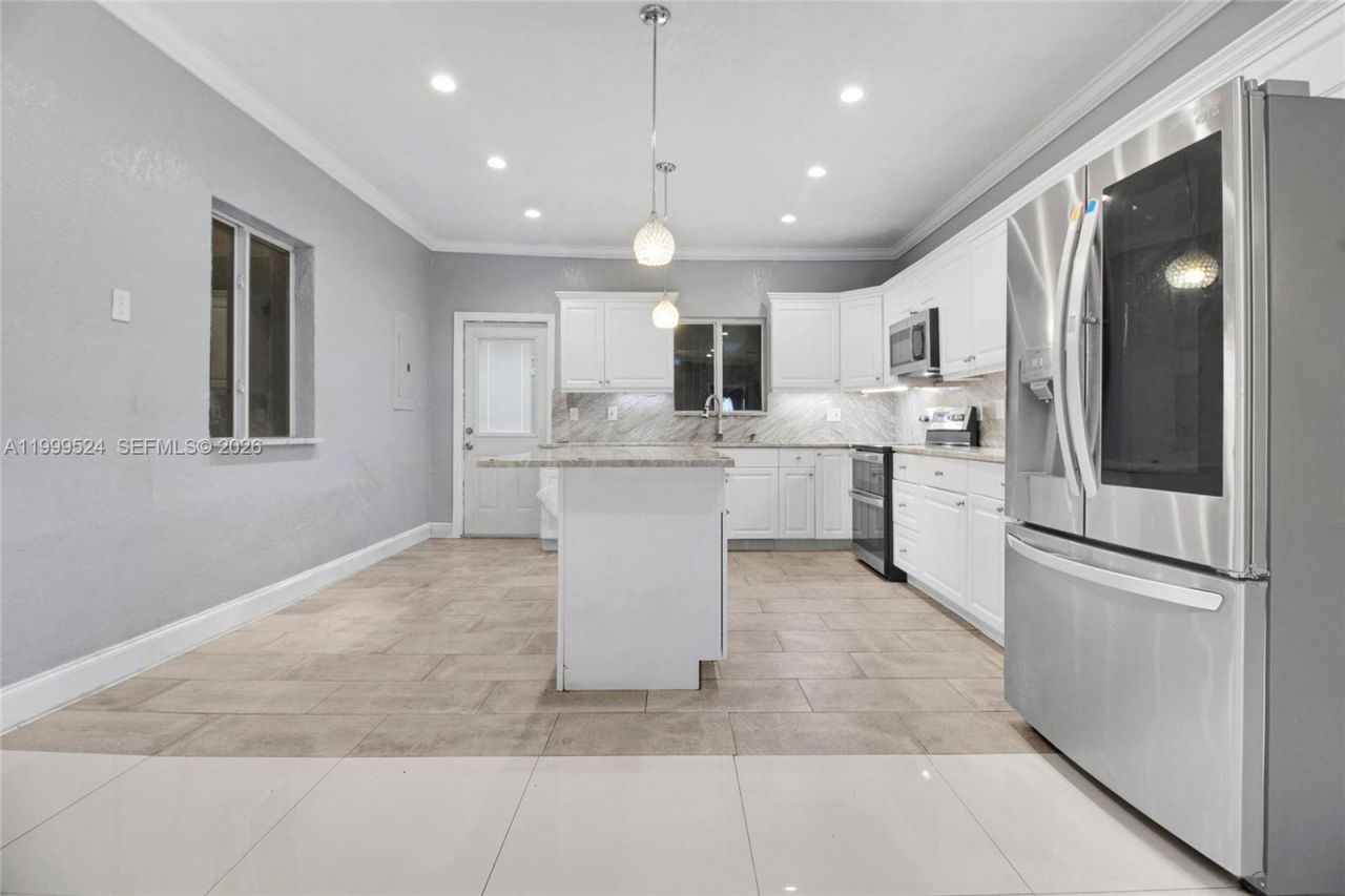 1925 NW 49th St, Miami, FL 33142 Photo