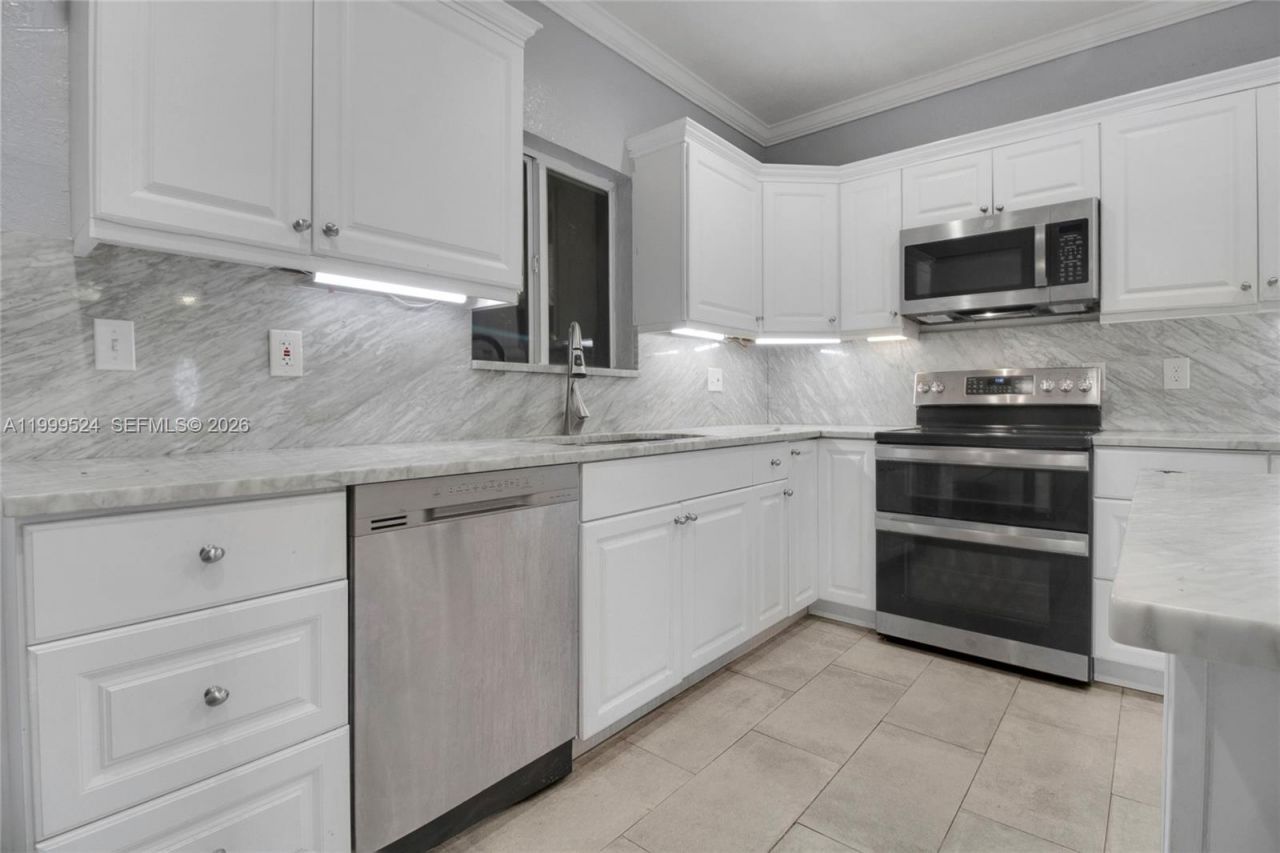 1925 NW 49th St, Miami, FL 33142 Photo