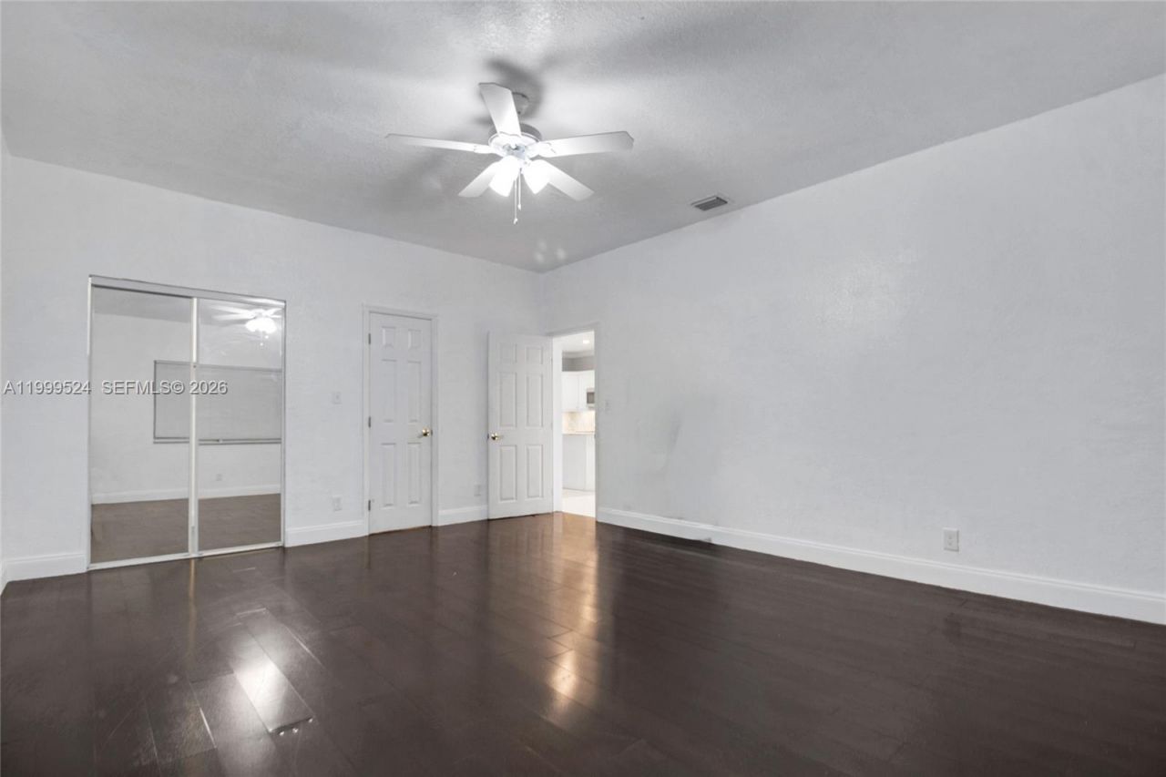 1925 NW 49th St, Miami, FL 33142 Photo