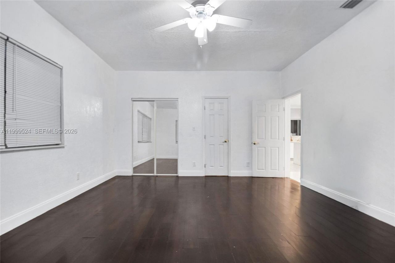 1925 NW 49th St, Miami, FL 33142 Photo