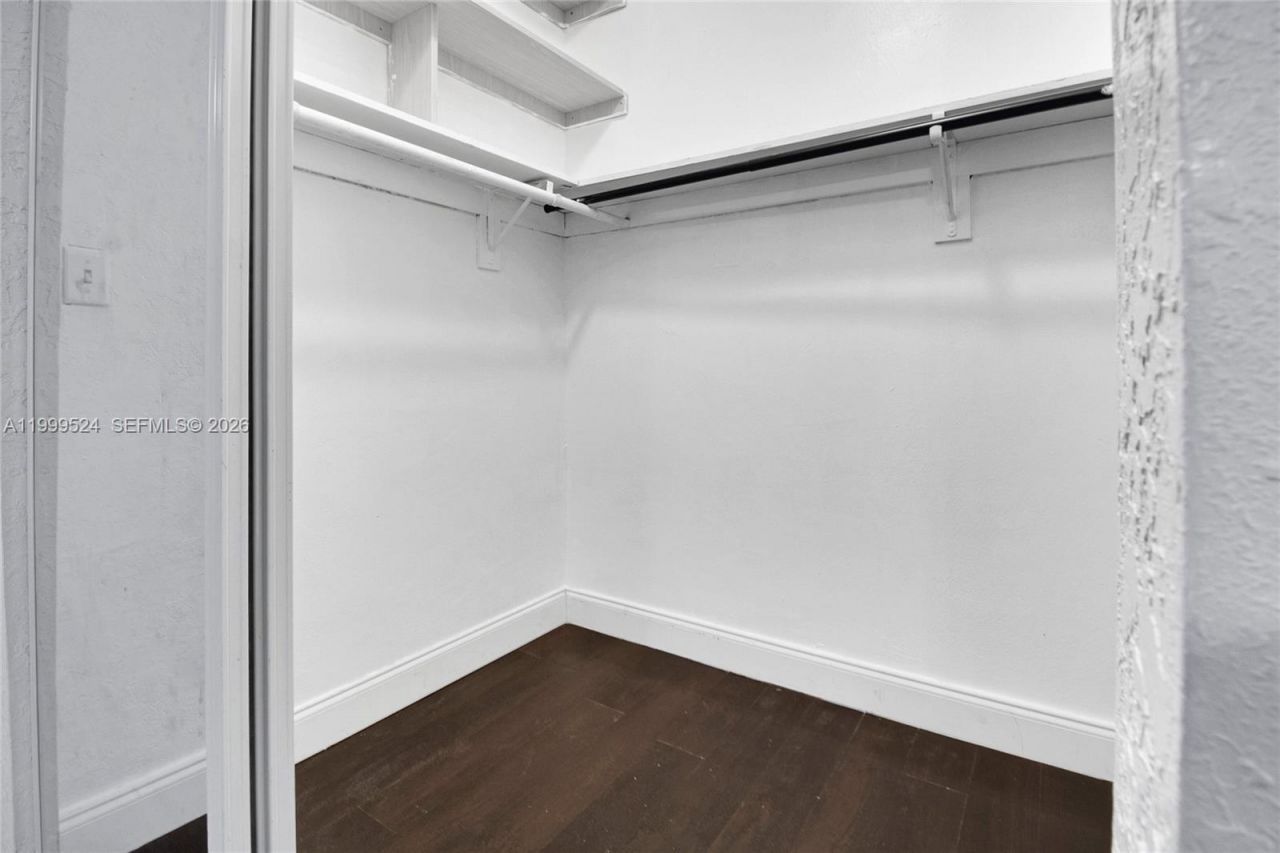 1925 NW 49th St, Miami, FL 33142 Photo