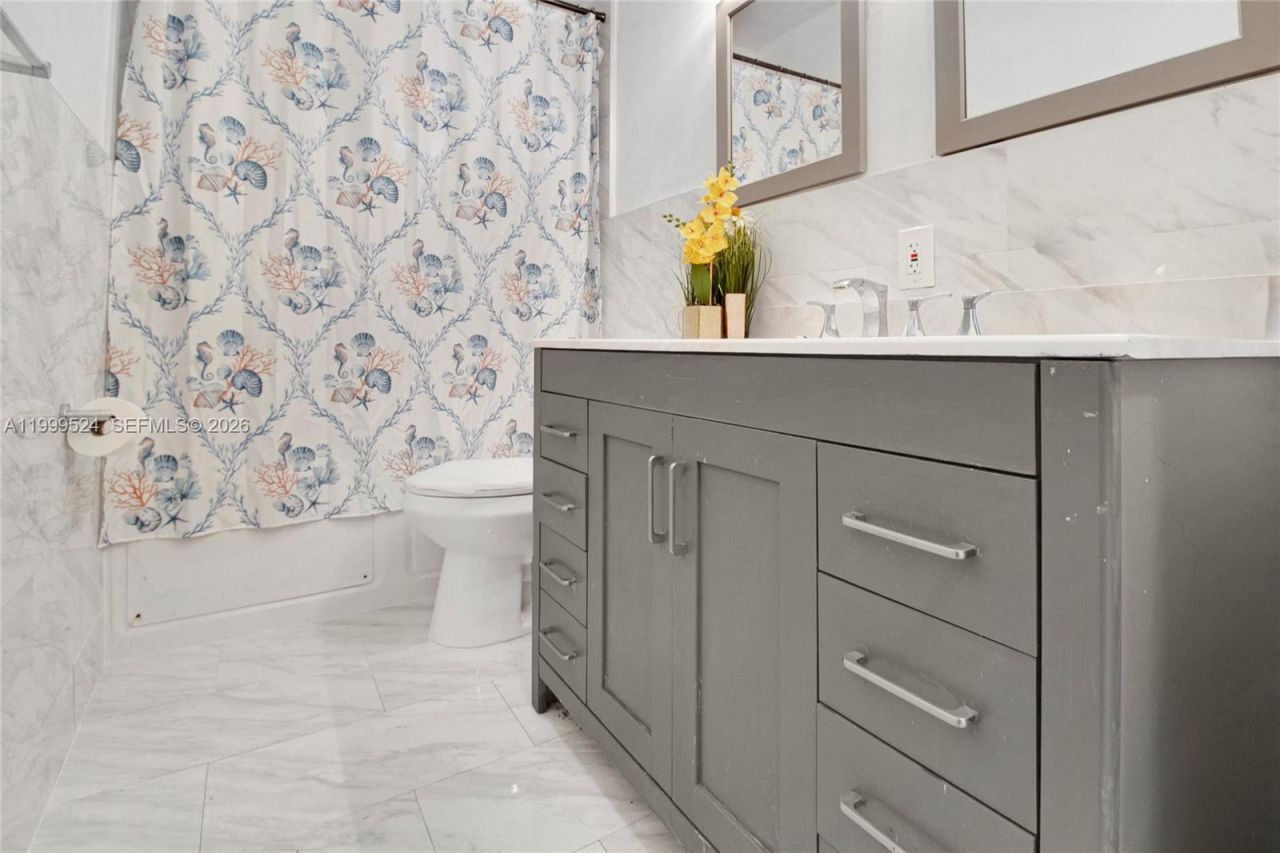 1925 NW 49th St, Miami, FL 33142 Photo