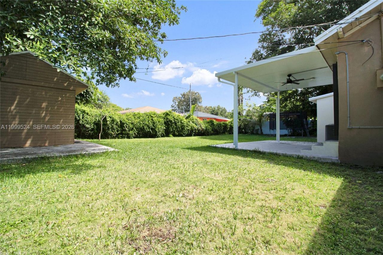 1925 NW 49th St, Miami, FL 33142 Photo