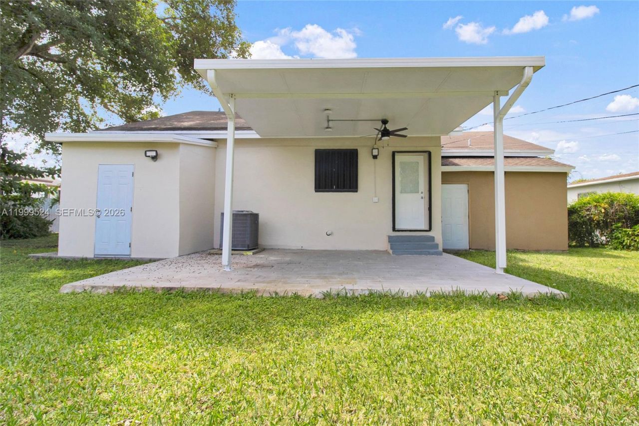 1925 NW 49th St, Miami, FL 33142 Photo