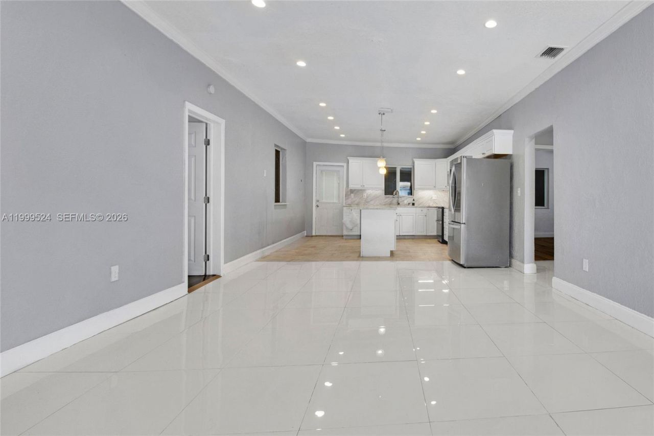 1925 NW 49th St, Miami, FL 33142 Photo