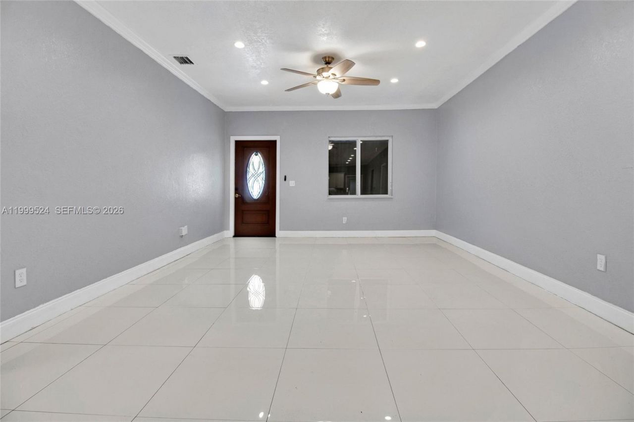 1925 NW 49th St, Miami, FL 33142 Photo