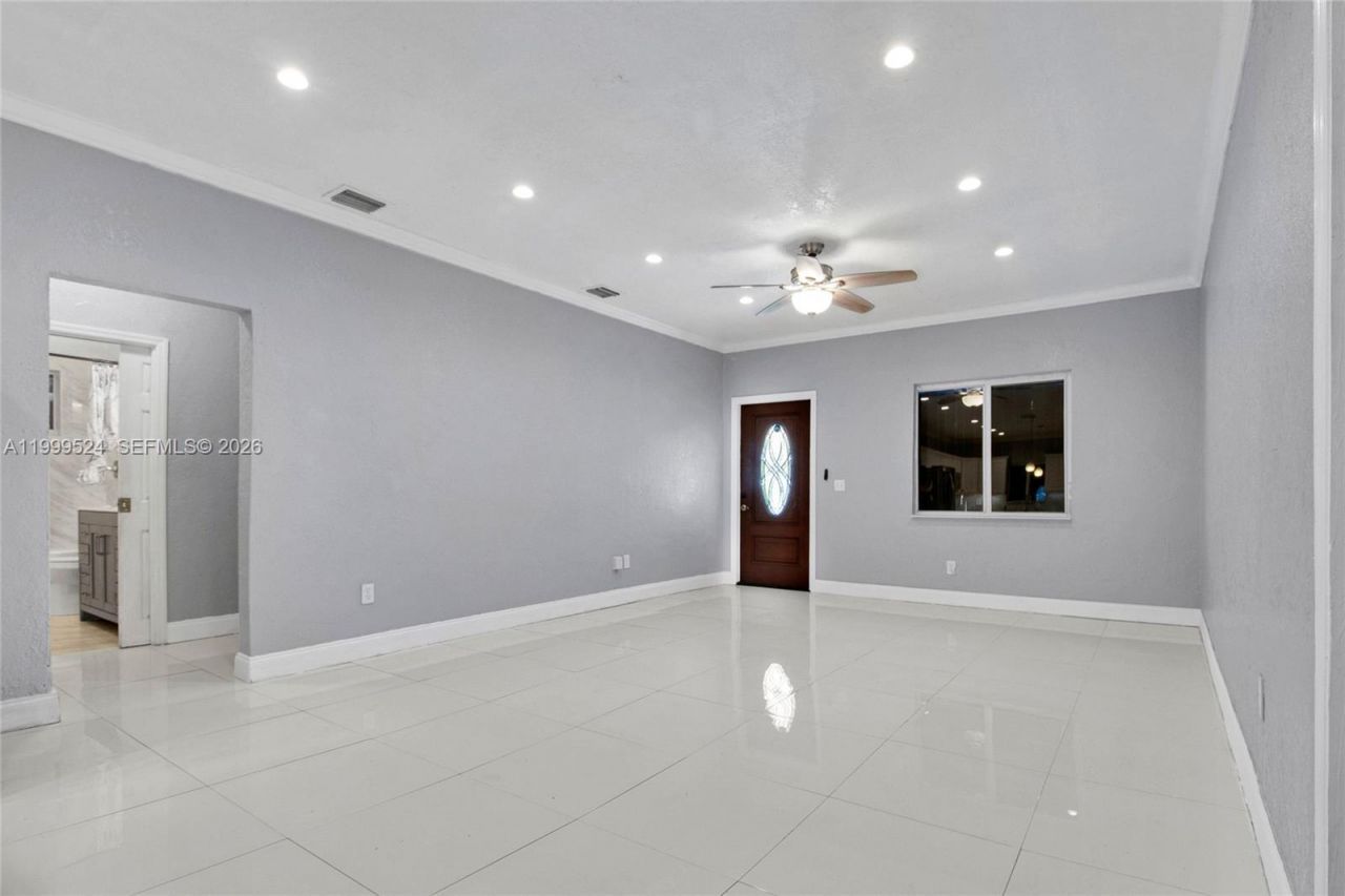 1925 NW 49th St, Miami, FL 33142 Photo