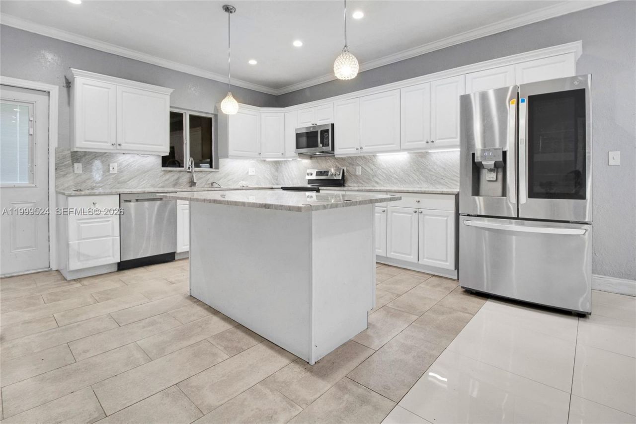 1925 NW 49th St, Miami, FL 33142 Photo