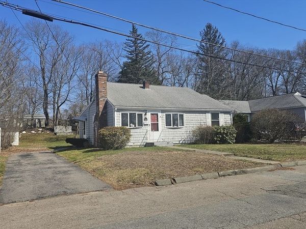 105 Cairn Rd, Brockton, MA 02302