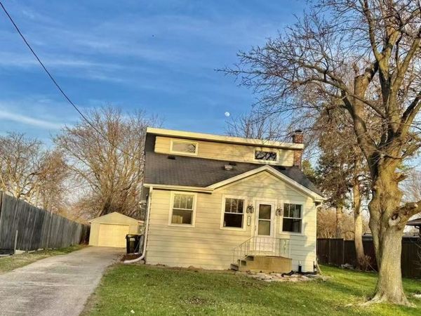 519 N Park Street , Westmont, IL 60559