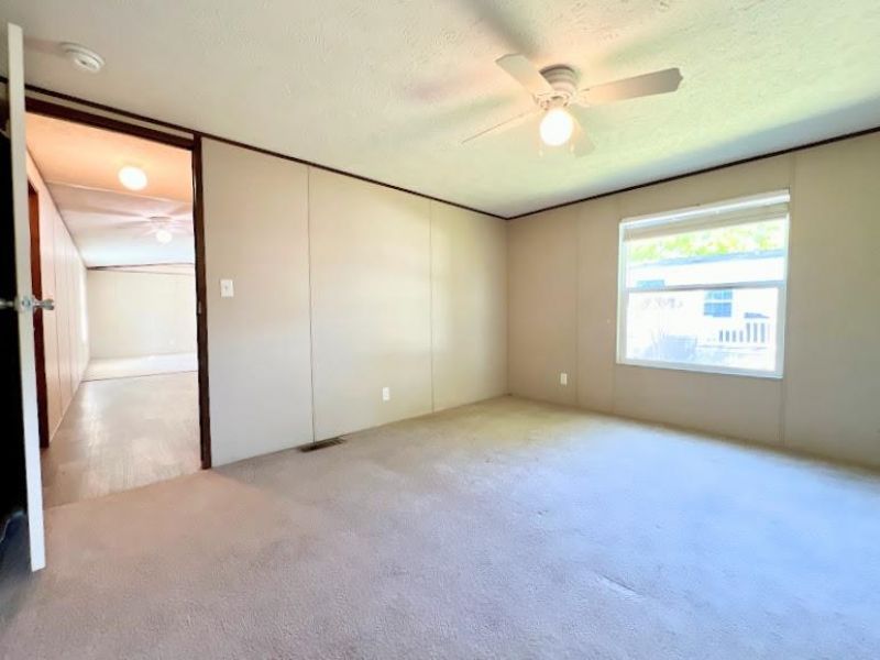 499 Keystone Ln. Photo 10