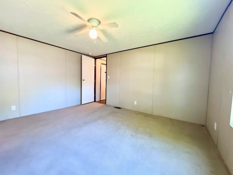 499 Keystone Ln. Photo 9