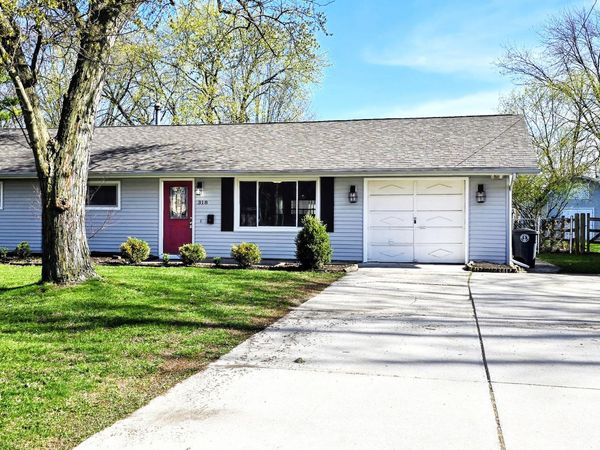 318 W South Boundary Street, Perrysburg, OH 43551